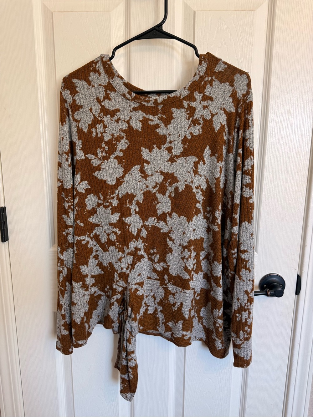 Simply Vera Vera Wang XL Golden Brown Gray Floral Tie Front Top